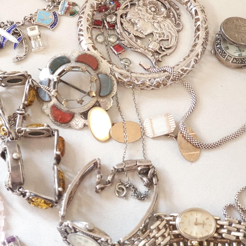 288 - A collection of silver and other Jewellery, rose quartz Beads, clam shell Purse etc