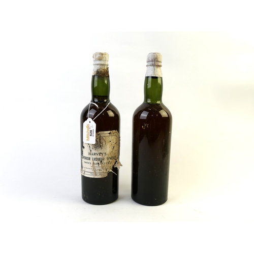 526 - Two bottles of vintage Harveys Superior Liqueur Whisky, Smiths Glenlivet 1924, bottle height 30 cm, ... 