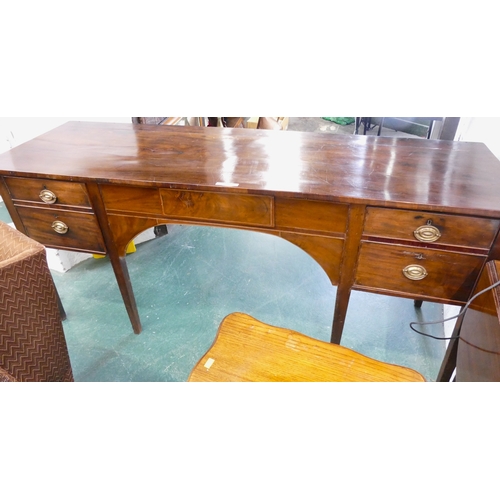 773 - George III mahogany sideboard, height 94 cm, width 207 cm, depth 63 cm