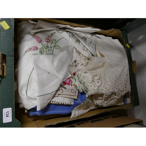 134 - Box of embroidered linens, tableware, crocheted work etc