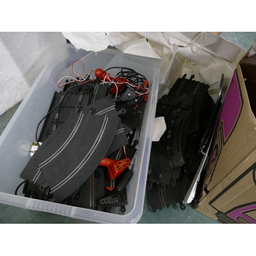 117 - Quantity of Scalextric track