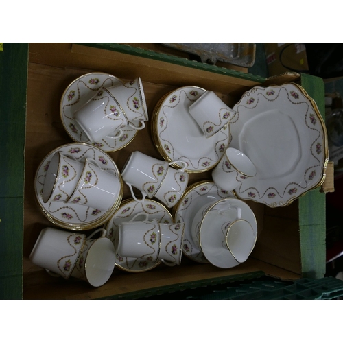 154 - Royal Albert Dovecote pattern tea set