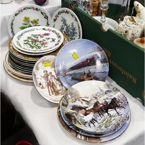 342 - Collectors' plates