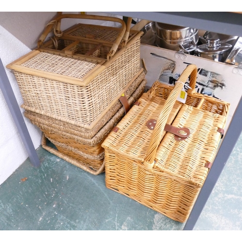 85 - Three wicker picnic hampers