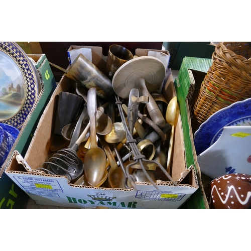 246 - Box of horn beakers, horn cutlery, wooden mushroom etc