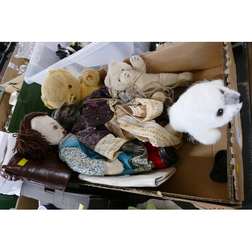 291 - Box of vintage Teddy bears, rag dolls, soft toys, handbags, Middle Eastern puppet etc