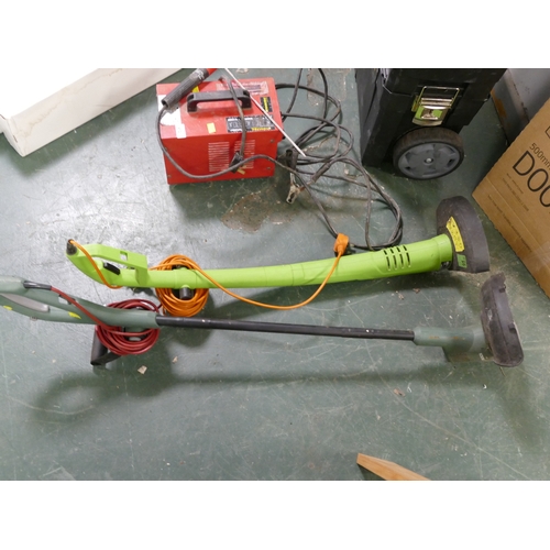 414 - Two electric hedge trimmers