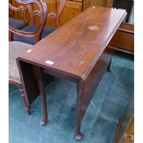 556 - Victorian mahogany twin drop flap table on pad feet