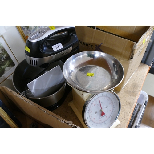 107 - Logic food processor and set of Pro Cook scales