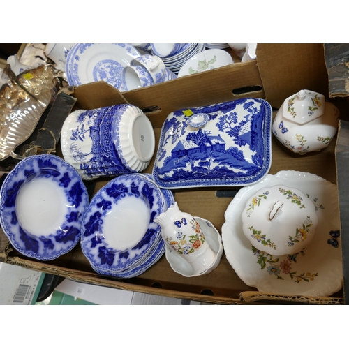 245 - Box of blue and white ceramics - Flow Blue bowls, Spode blue tower vase and Wedgwood Fallow Deer lid... 