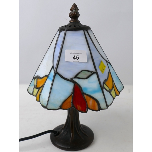 45 - Small Tiffany style lamp, 27 cm high