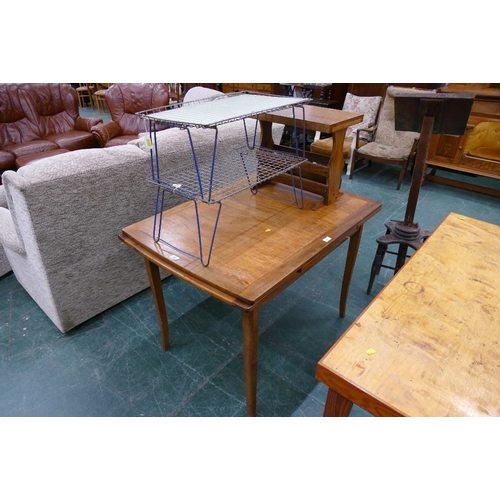 596 - Small Edwardian extending dining table, two folding wire tray stands and magazine rack side table