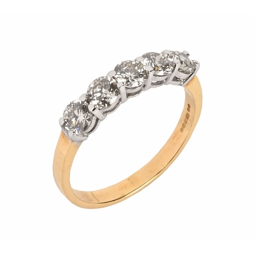 322 - An 18 ct two tone gold five stone half eternity ring, set with natural diamonds weighing +/- 1.06 ca... 