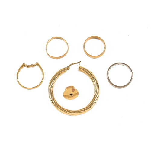 360 - Three 18 ct gold rings, an 18 ct gold stud and two earrings. 14.2 grams.