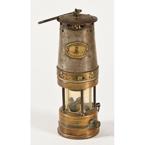 1157 - A Patterson Lamps Limited Gateshead on Tyne Type GTL9P miners lamp.