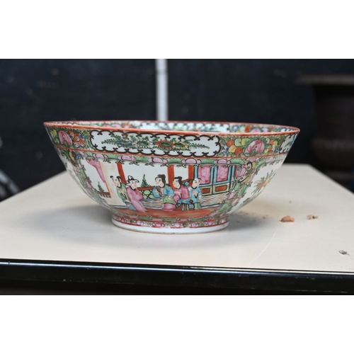 57 - A large Chinese Cantonese fruit bowl. Diameter 30 cm.