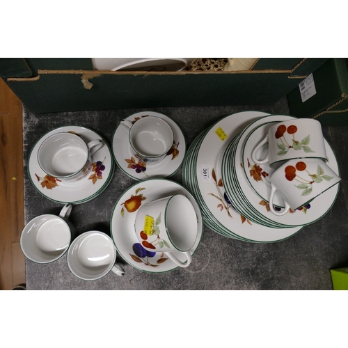 301 - Royal Worcester Evesham Vale dinner plates, bowls, cups and saucers etc