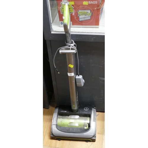 13 - G-Tec Air Ram vacuum cleaner