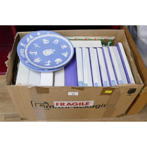 23 - Wedgwood Jasperware Christmas year plates, mostly boxed