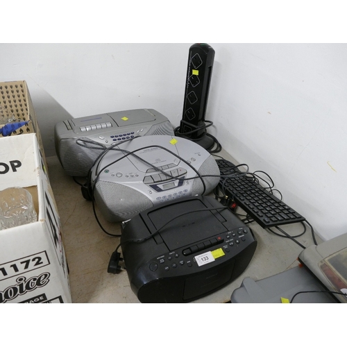 133 - Sony CD/radio players, keyboard etc