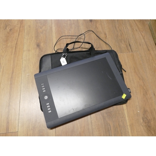 147 - Wacom Intuos Pro large pen tablet