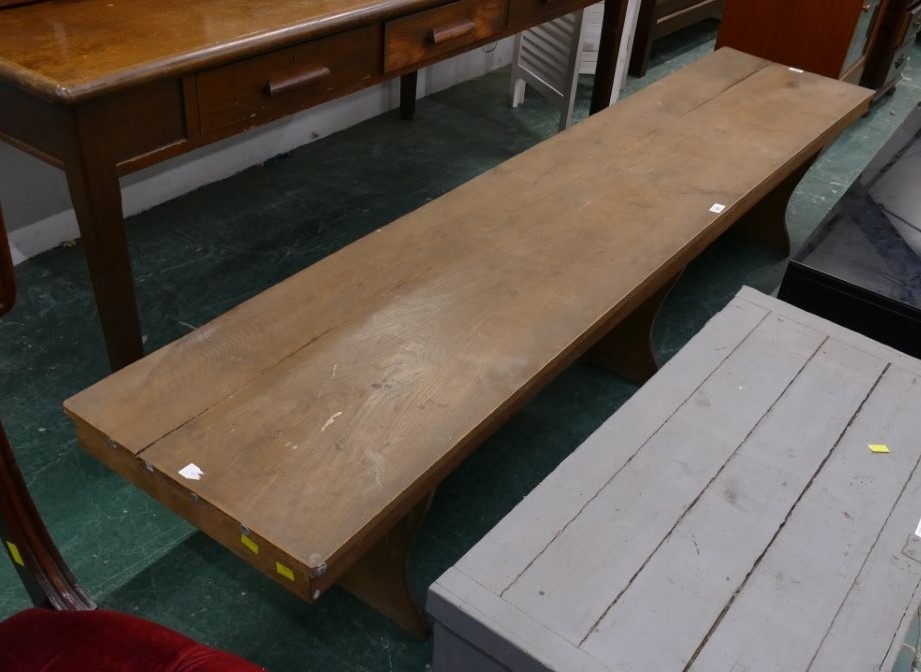Oak bench seat, height 43 cm, length 124 cm, depth 45.5 cm