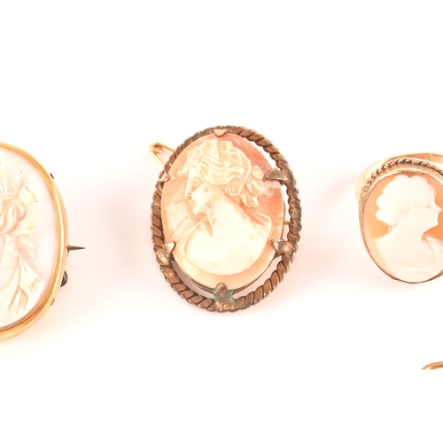 54 - A late 19th / early 20th century shell cameo brooch depicting a classical figure, in unmarked yellow... 