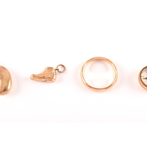 57 - A group of gold jewellery items to include a 9ct yellow gold wedding band, size P, a group of 9ct ye... 