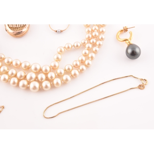 95 - A faux pearl necklace with 9ct yellow gold clasp, together with a pair of yellow metal and pearl cli... 