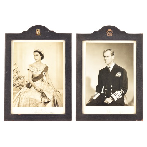 292 - A pair of signed photographs of Queen Elizabeth II and Prince Philip the Duke of Edinburgh, both sig... 