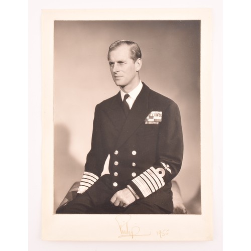 292 - A pair of signed photographs of Queen Elizabeth II and Prince Philip the Duke of Edinburgh, both sig... 