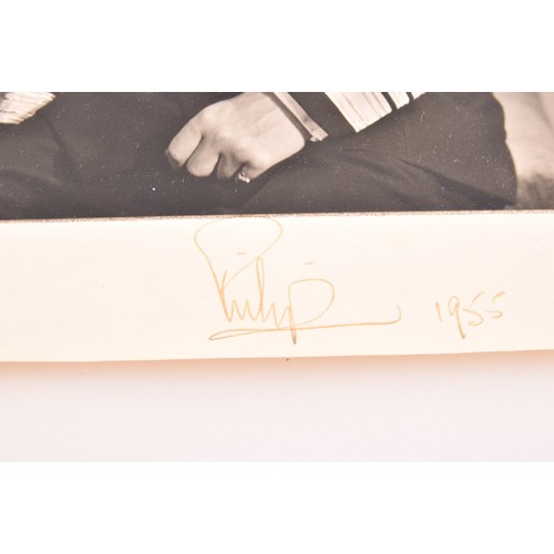 292 - A pair of signed photographs of Queen Elizabeth II and Prince Philip the Duke of Edinburgh, both sig... 