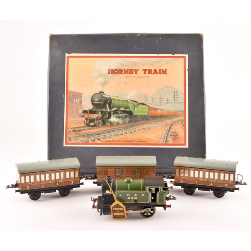 303 - A vintage boxed Hornby Train clockwork O gauge No 101 Tank Passenger Set made by Meccano Ltd Liverpo... 