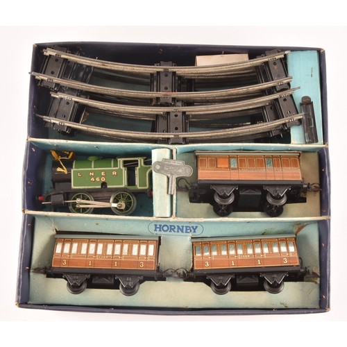 303 - A vintage boxed Hornby Train clockwork O gauge No 101 Tank Passenger Set made by Meccano Ltd Liverpo... 