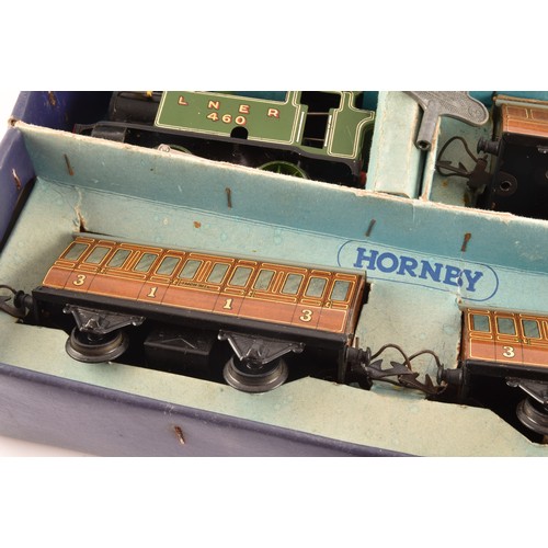 303 - A vintage boxed Hornby Train clockwork O gauge No 101 Tank Passenger Set made by Meccano Ltd Liverpo... 