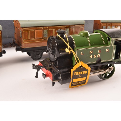 303 - A vintage boxed Hornby Train clockwork O gauge No 101 Tank Passenger Set made by Meccano Ltd Liverpo... 