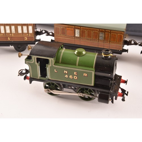 303 - A vintage boxed Hornby Train clockwork O gauge No 101 Tank Passenger Set made by Meccano Ltd Liverpo... 