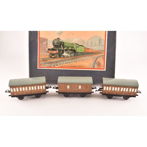 303 - A vintage boxed Hornby Train clockwork O gauge No 101 Tank Passenger Set made by Meccano Ltd Liverpo... 