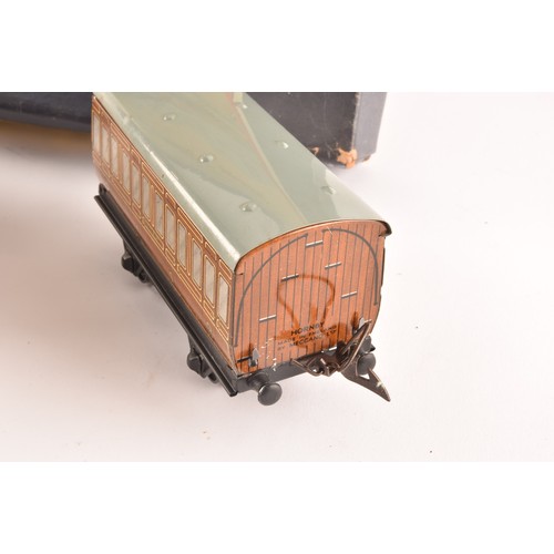 303 - A vintage boxed Hornby Train clockwork O gauge No 101 Tank Passenger Set made by Meccano Ltd Liverpo... 