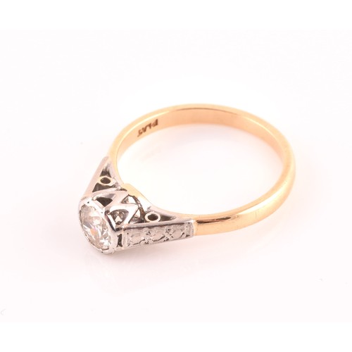 122 - An 18ct yellow gold diamond solitaire ring, set with a mixed old-cut diamond of approximately 0.33 c... 