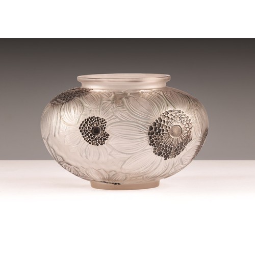 282 - René Lalique (French, 1860-1945) A Dahlias vase, Marcilhac number 938, designed in 1923, in clear, f... 