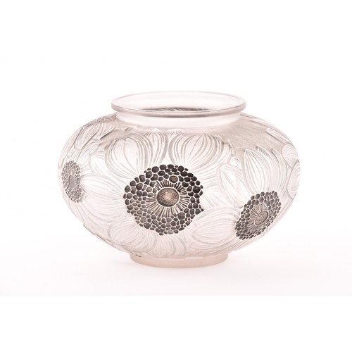 282 - René Lalique (French, 1860-1945) A Dahlias vase, Marcilhac number 938, designed in 1923, in clear, f... 