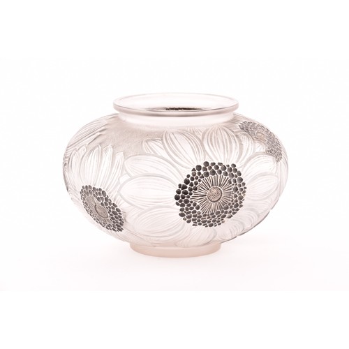 282 - René Lalique (French, 1860-1945) A Dahlias vase, Marcilhac number 938, designed in 1923, in clear, f... 