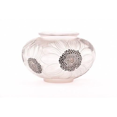 282 - René Lalique (French, 1860-1945) A Dahlias vase, Marcilhac number 938, designed in 1923, in clear, f... 