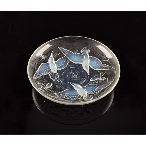 299 - A Verlys opalescent glass bowl, decorated with birds and koi fish with exterior moulding decoration,... 