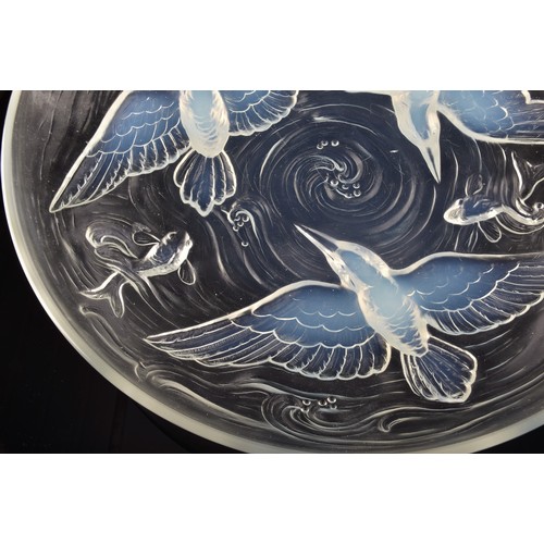 299 - A Verlys opalescent glass bowl, decorated with birds and koi fish with exterior moulding decoration,... 