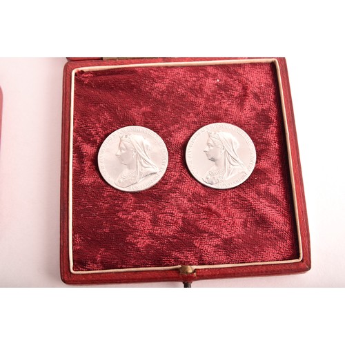 101 - Commemorative Medals, two cased British Historical Medals, Victoria (1837-1901), Diamond Jubilee, 18... 