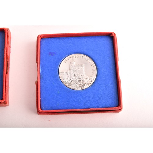 101 - Commemorative Medals, two cased British Historical Medals, Victoria (1837-1901), Diamond Jubilee, 18... 