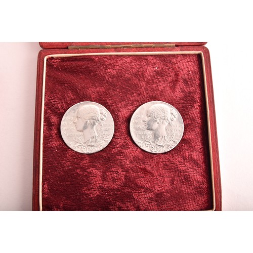 101 - Commemorative Medals, two cased British Historical Medals, Victoria (1837-1901), Diamond Jubilee, 18... 