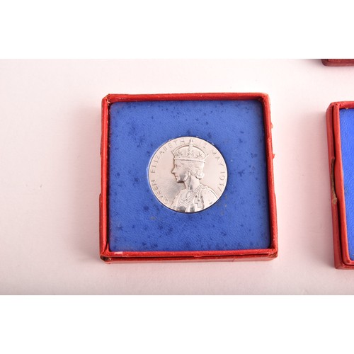 101 - Commemorative Medals, two cased British Historical Medals, Victoria (1837-1901), Diamond Jubilee, 18... 